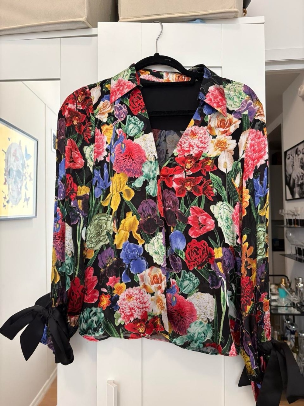 Alice + Olivia Black Floral Satin Button-Front Blouse - Picture 1 of 7